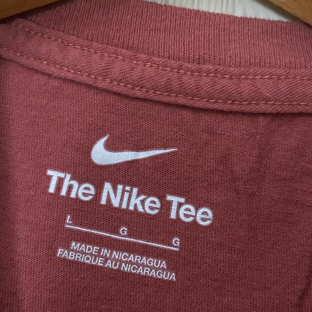 Nike tee - Picture 6 of 6